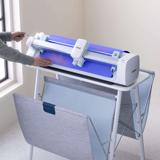 Smart Iron-On™ Holographic (25 in x 5 ft)