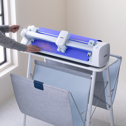 Smart Iron-On™ Holographic (25 in x 5 ft)
