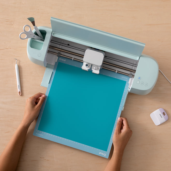 Heat-Activated, Colour-Changing Vinyl – Permanent, Turquoise - Light Blue