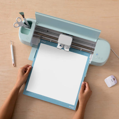 UV-Activated, Colour-Changing Iron-On, White - Blue