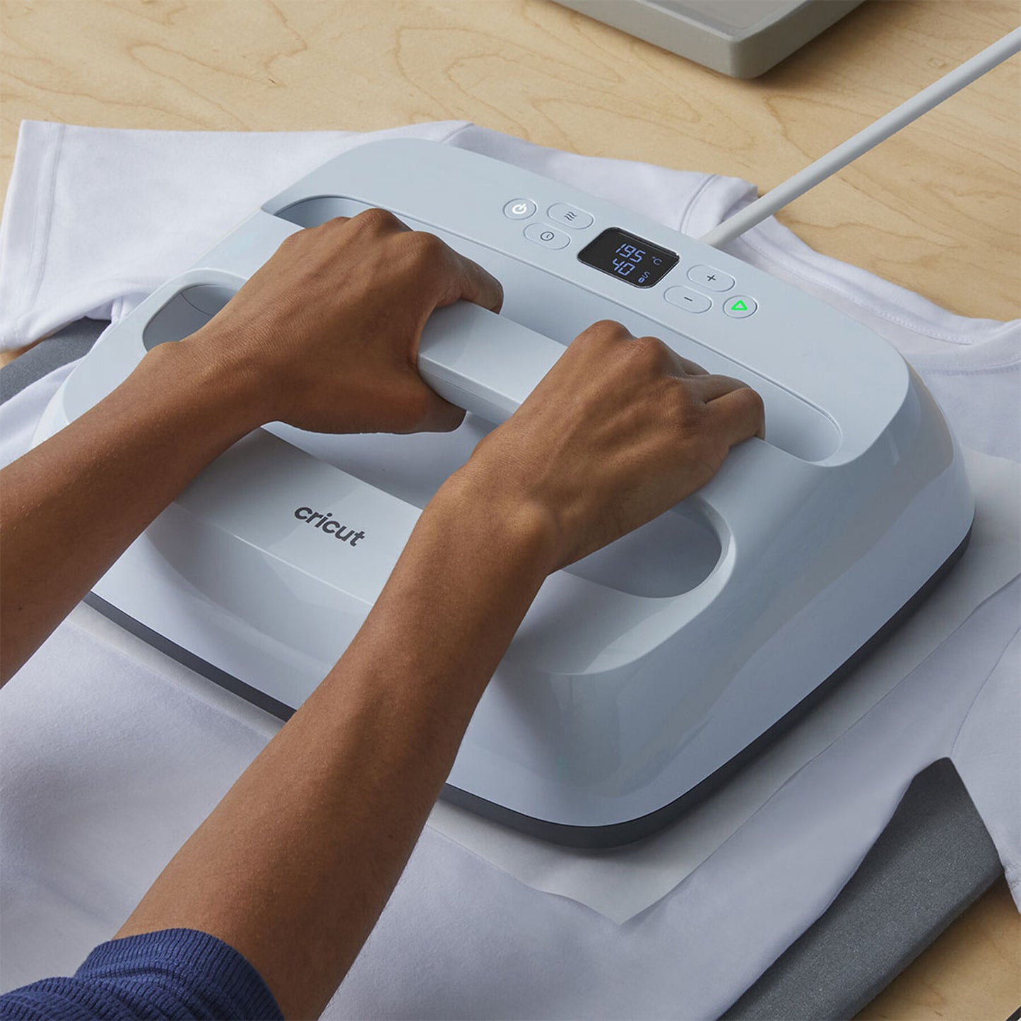 Cricut EasyPress™ 3 - 30 cm x 25 cm / 12 in x 10 in + Everything Iron-On Bundle