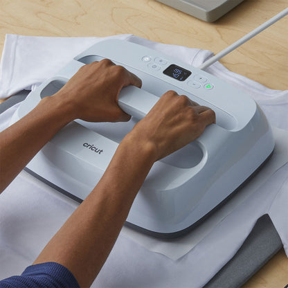 Cricut EasyPress™ 3 - 30 cm x 25 cm / 12 in x 10 in + Everything Iron-On Bundle